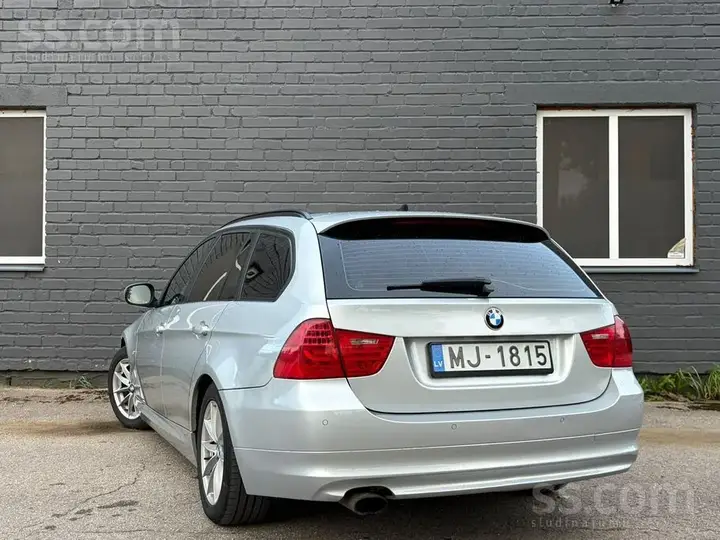 BMW 320 2010 photo 4