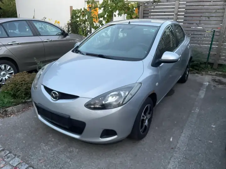 Mazda Mazda2 2008 photo 3