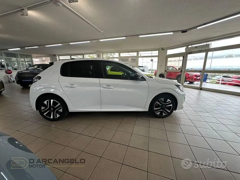 Peugeot 208 2024 photo 5