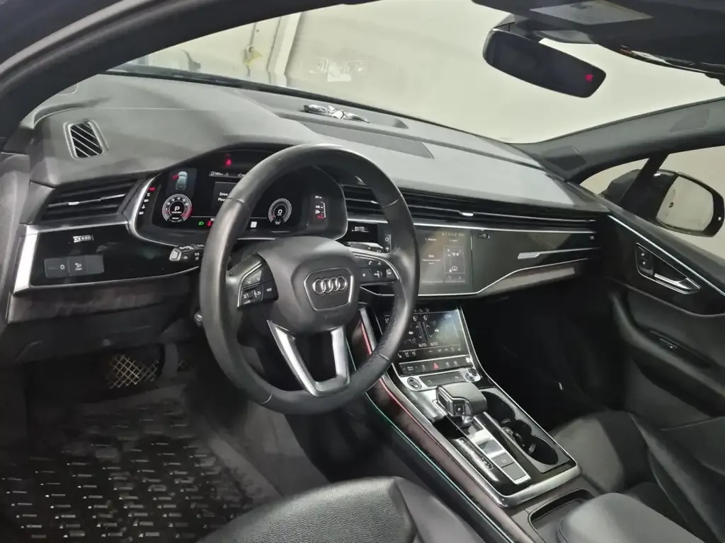 Audi Q7 2022 photo 5