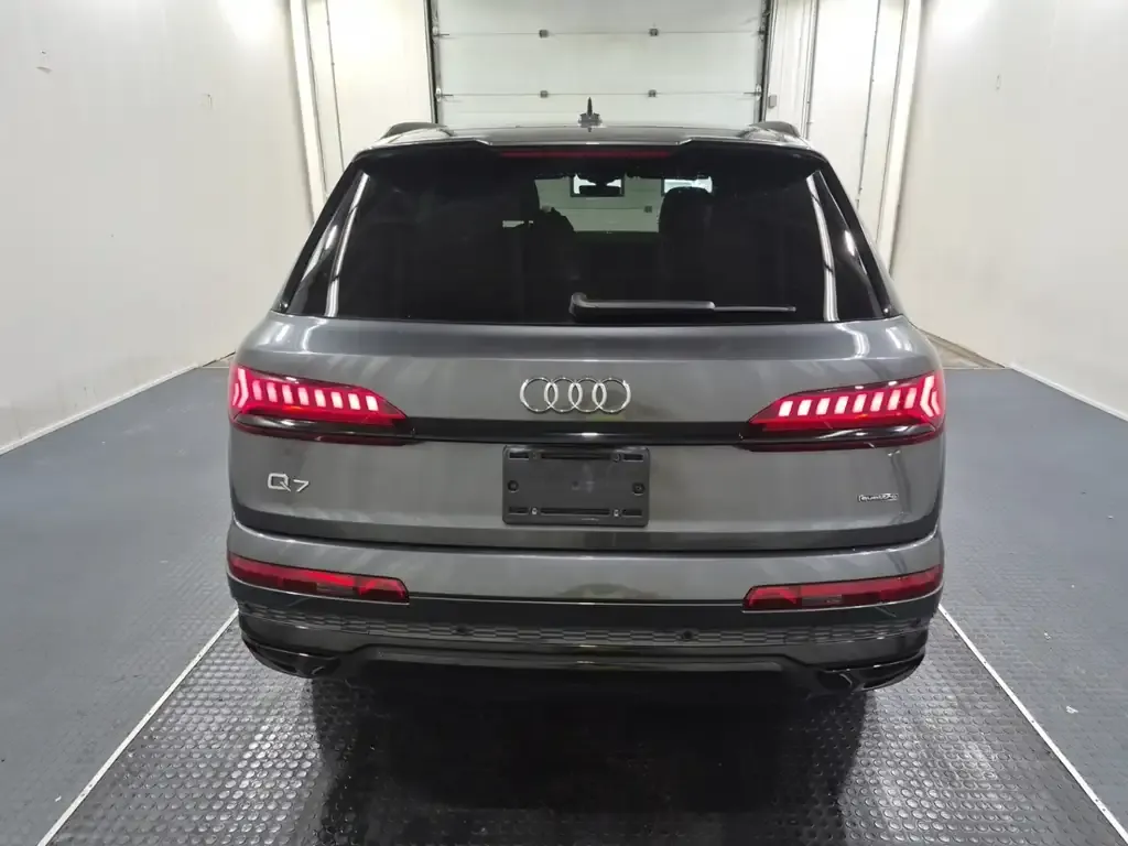 Audi Q7 2022 photo 3