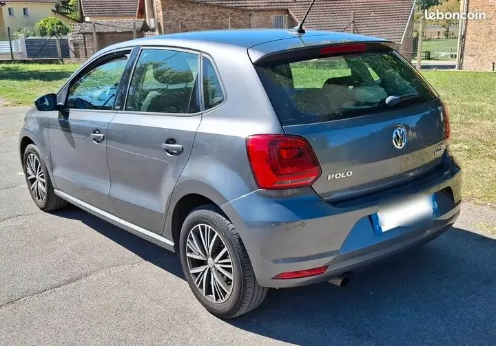 Volkswagen Polo 2017 photo 2