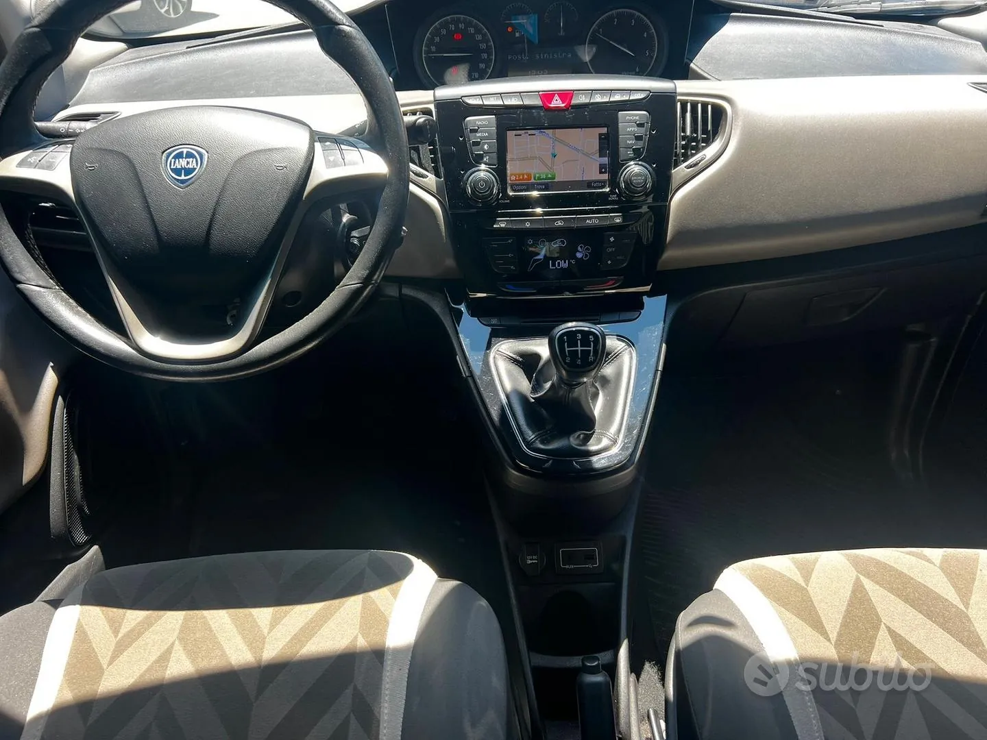 Lancia Ypsilon 2017 photo 2
