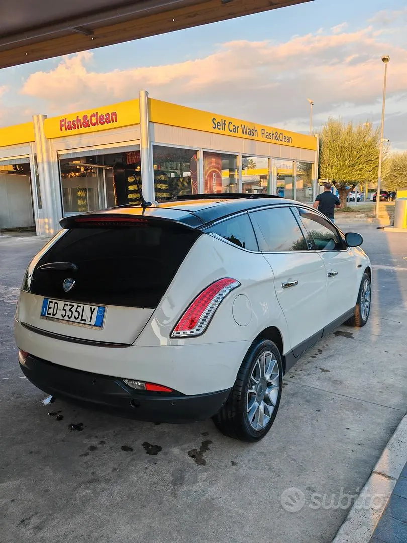 Lancia Delta 2010 photo 3