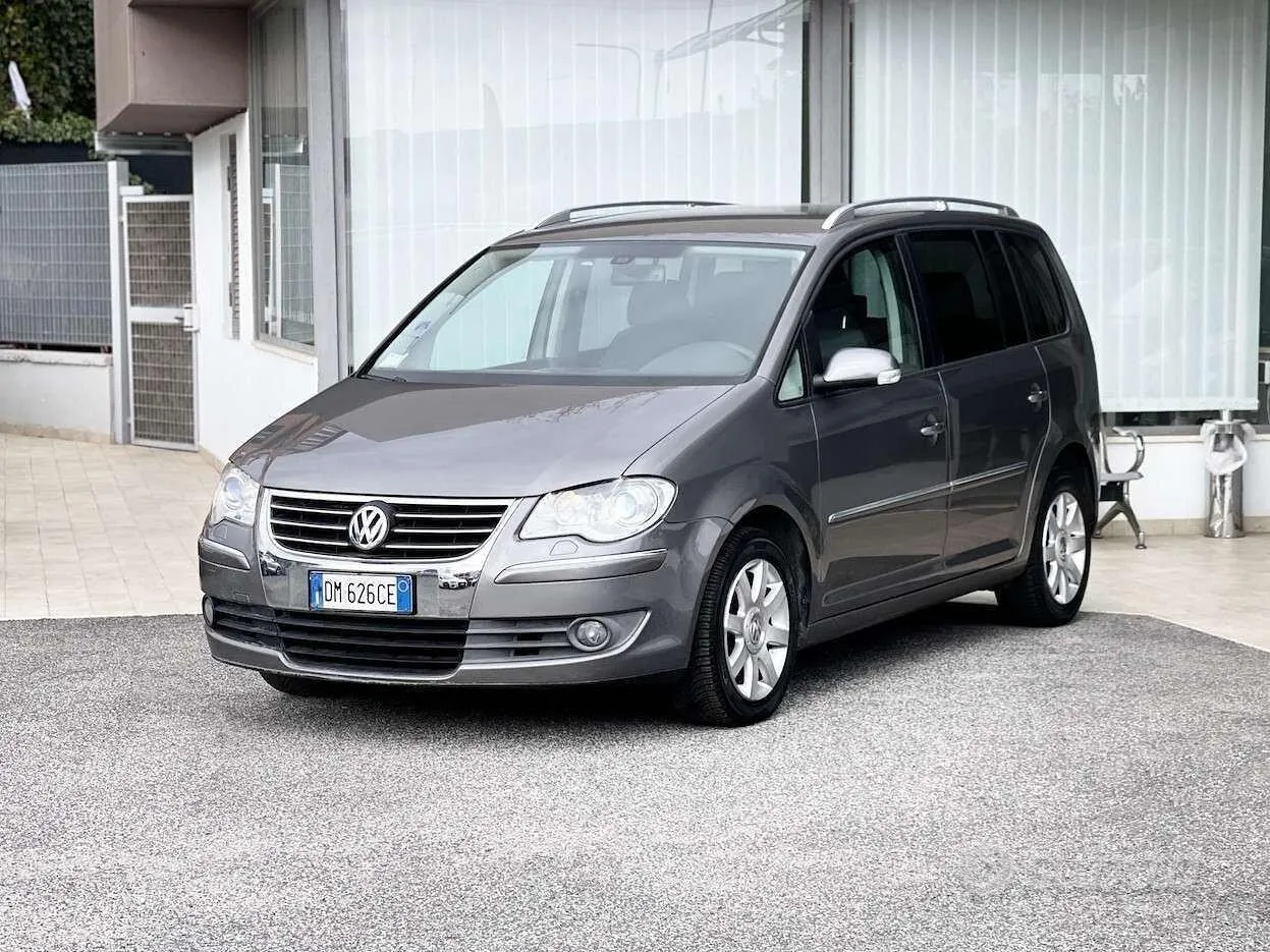 Volkswagen Touran 2008 photo 3