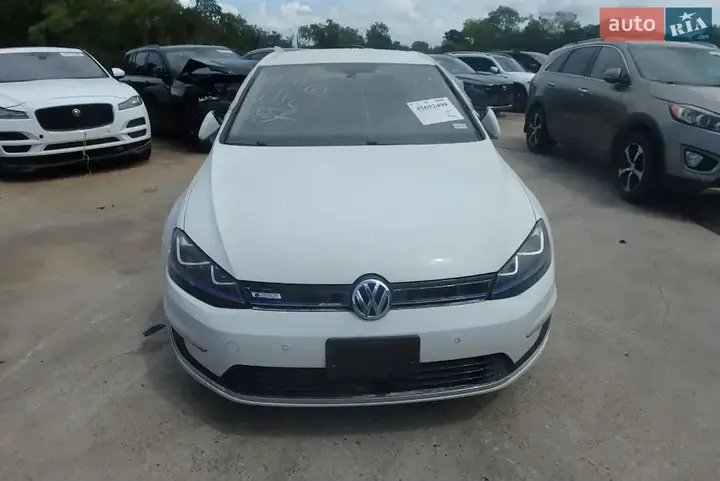 Volkswagen E-Golf 2016 photo 2