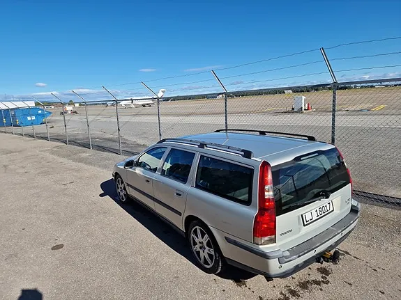 Volvo V70 2003 photo 2