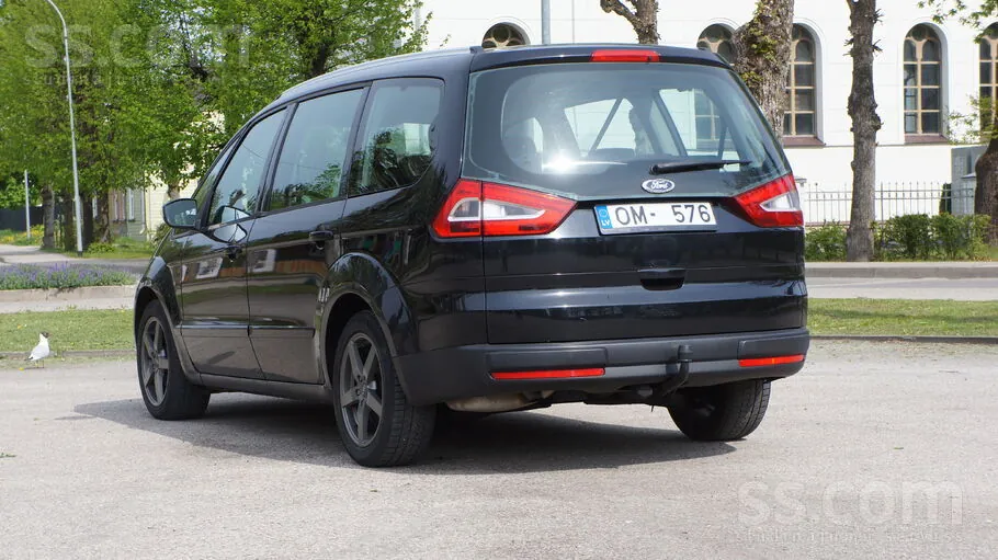 Ford Galaxy 2012 photo 5