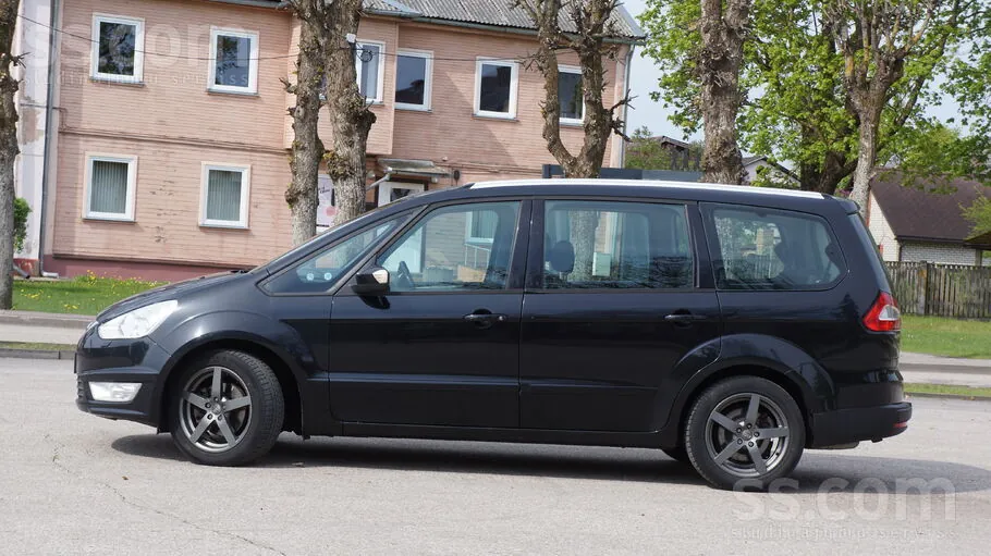 Ford Galaxy 2012 photo 3
