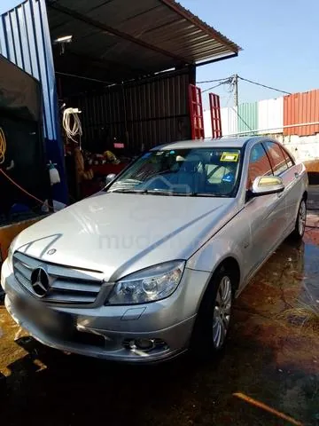 Mercedes-Benz C300