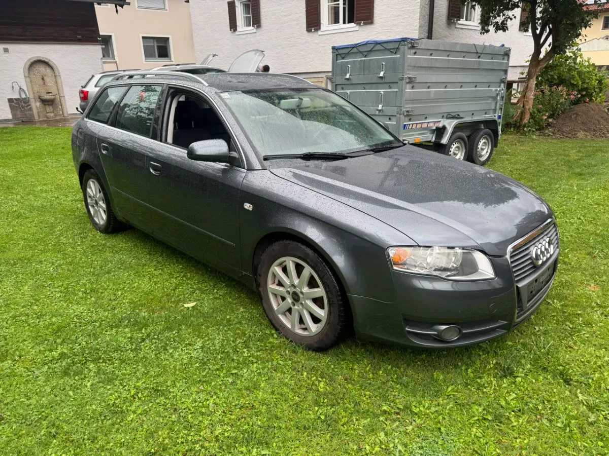 Audi A4 2005 photo 2