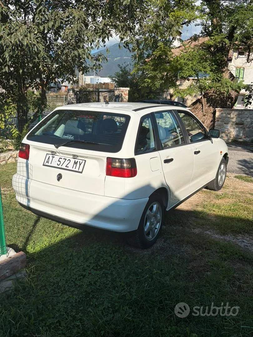 Seat Ibiza 1997 photo 2
