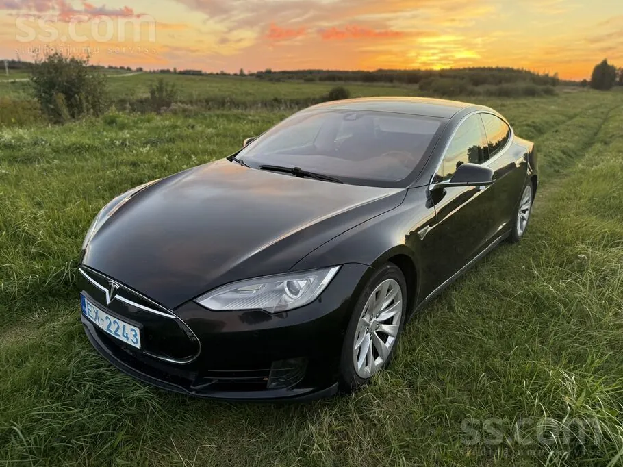 Tesla Model S 2015 photo 4