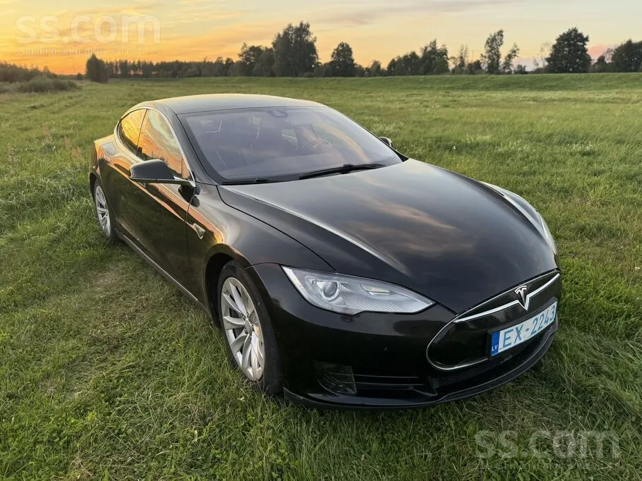 Tesla Model S 2015 photo 3