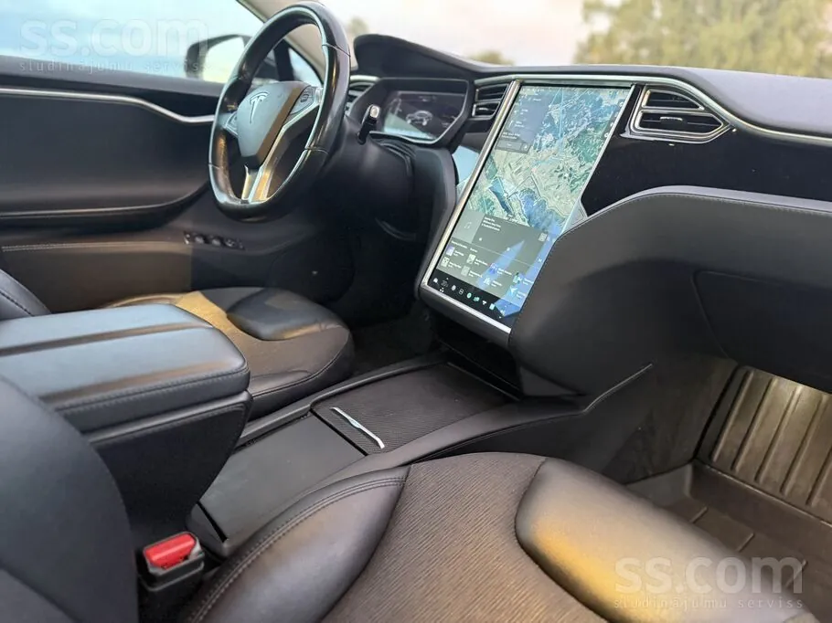 Tesla Model S 2015 photo 5