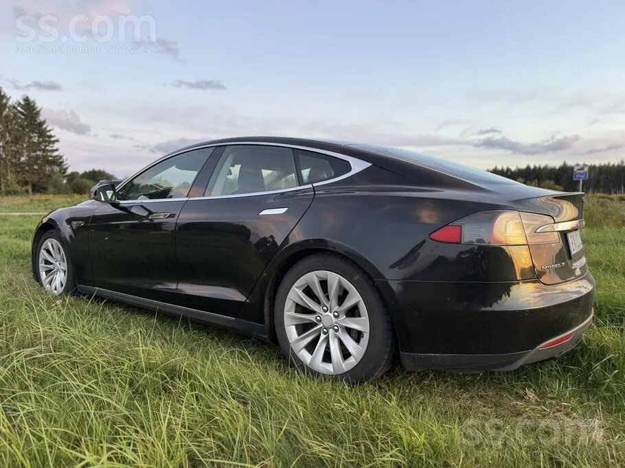 Tesla Model S
