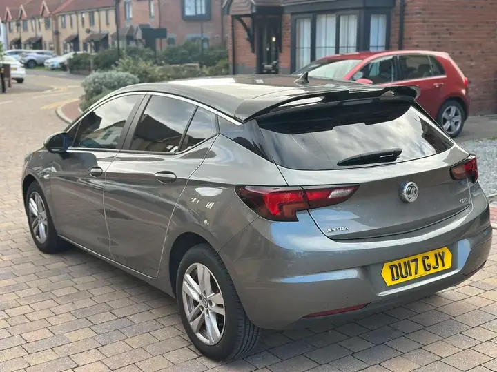 Vauxhall Astra 2017 photo 4