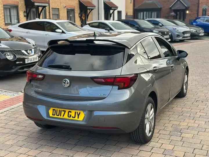 Vauxhall Astra 2017 photo 3