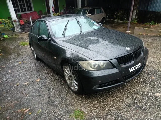BMW 320I