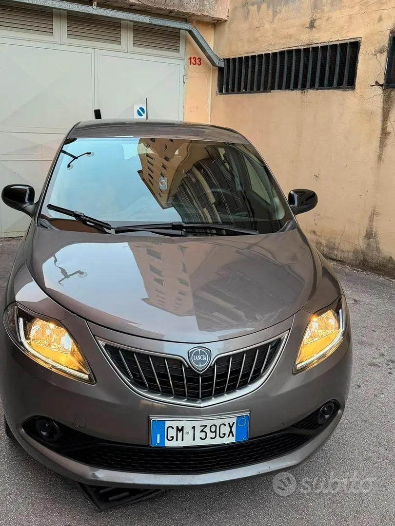 Lancia Ypsilon 2023 photo 2