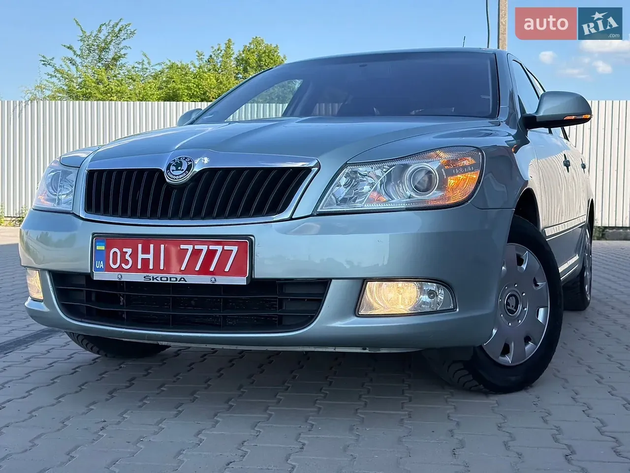 Skoda Octavia 2011 photo 3