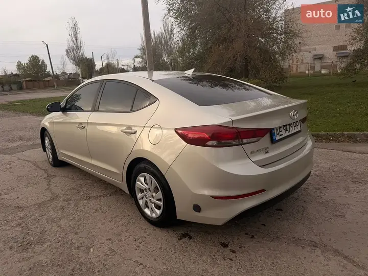 Hyundai Elantra 2017 photo 5