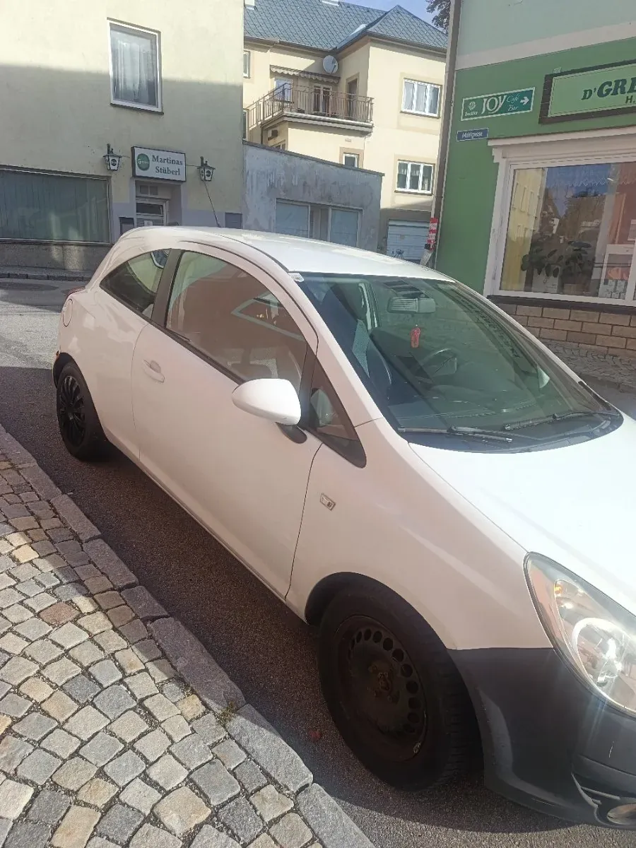 Opel Corsa 2010 photo 3