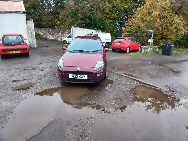 Fiat Punto 2012 photo 2