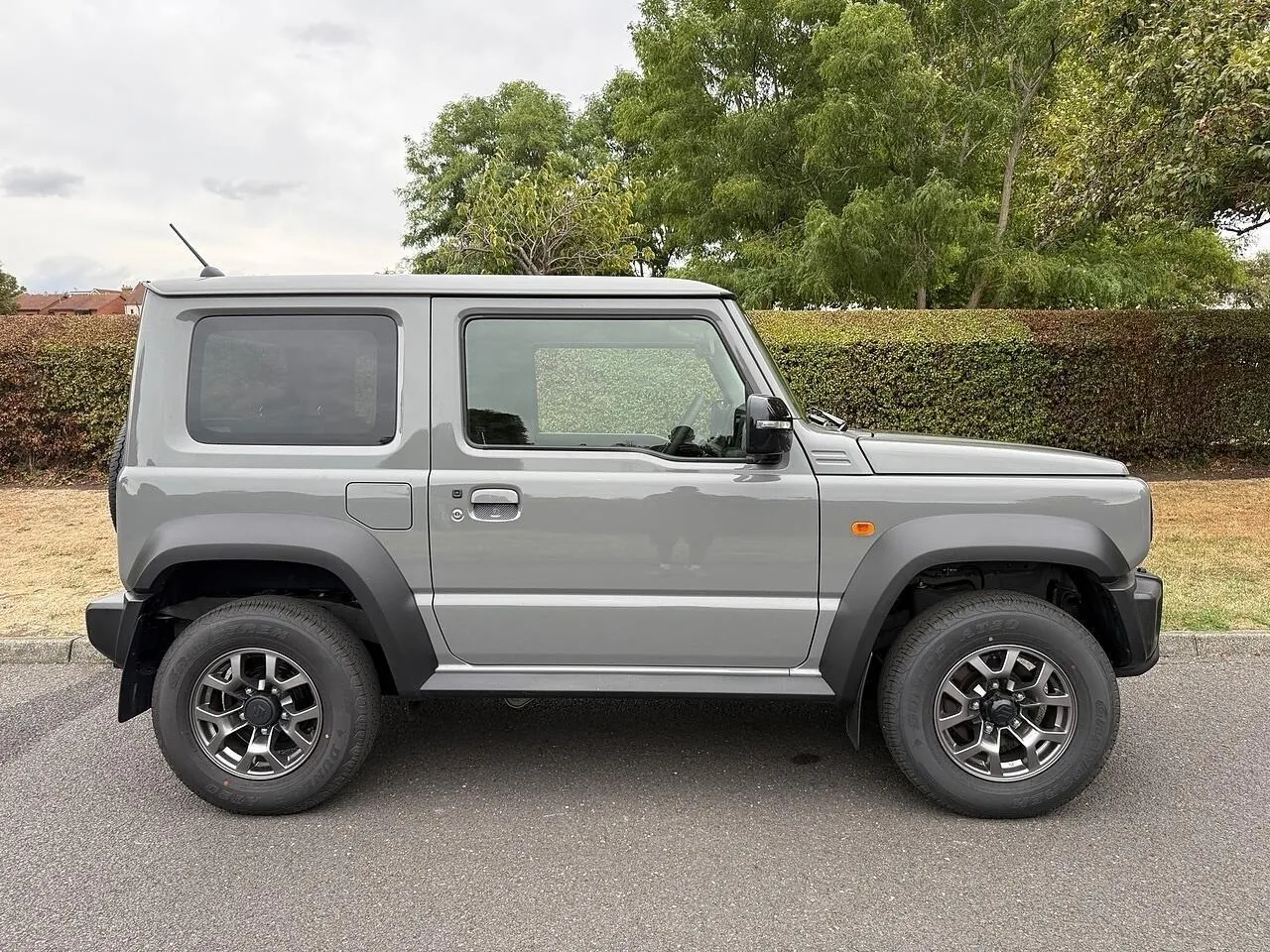Suzuki Jimny 2024 photo 2