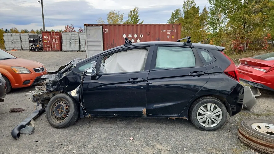 Honda Fit 2015 photo 2