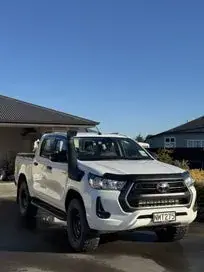 Toyota Hilux 2021 photo 2