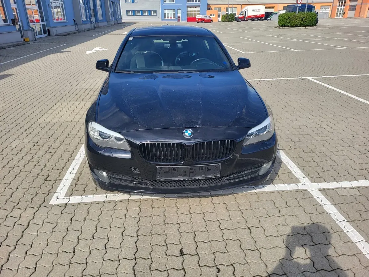 BMW 5 Series 2017 photo 2