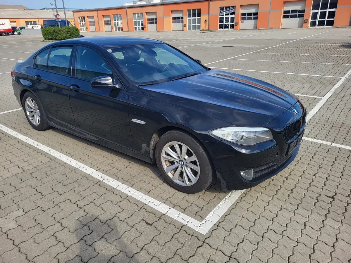 BMW 5 Series 2017 photo 3
