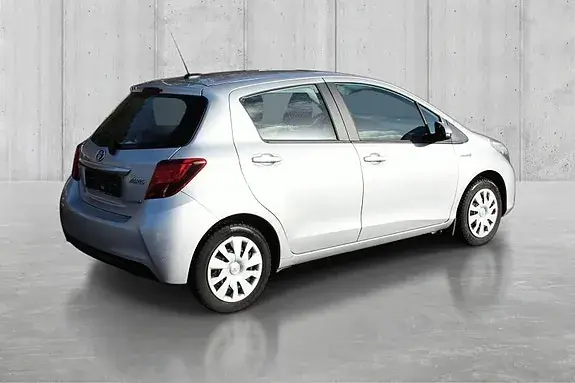 Toyota Yaris 2016 photo 5