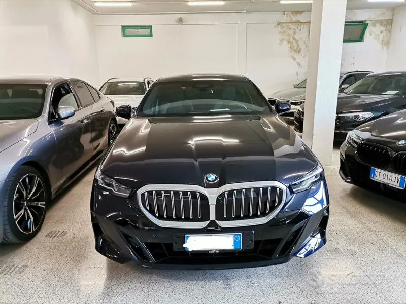 BMW 5 Series 2023 photo 2