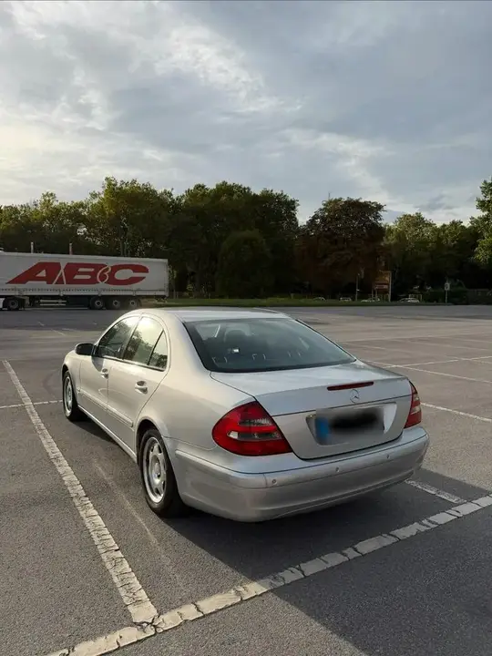 Mercedes-Benz E 220
