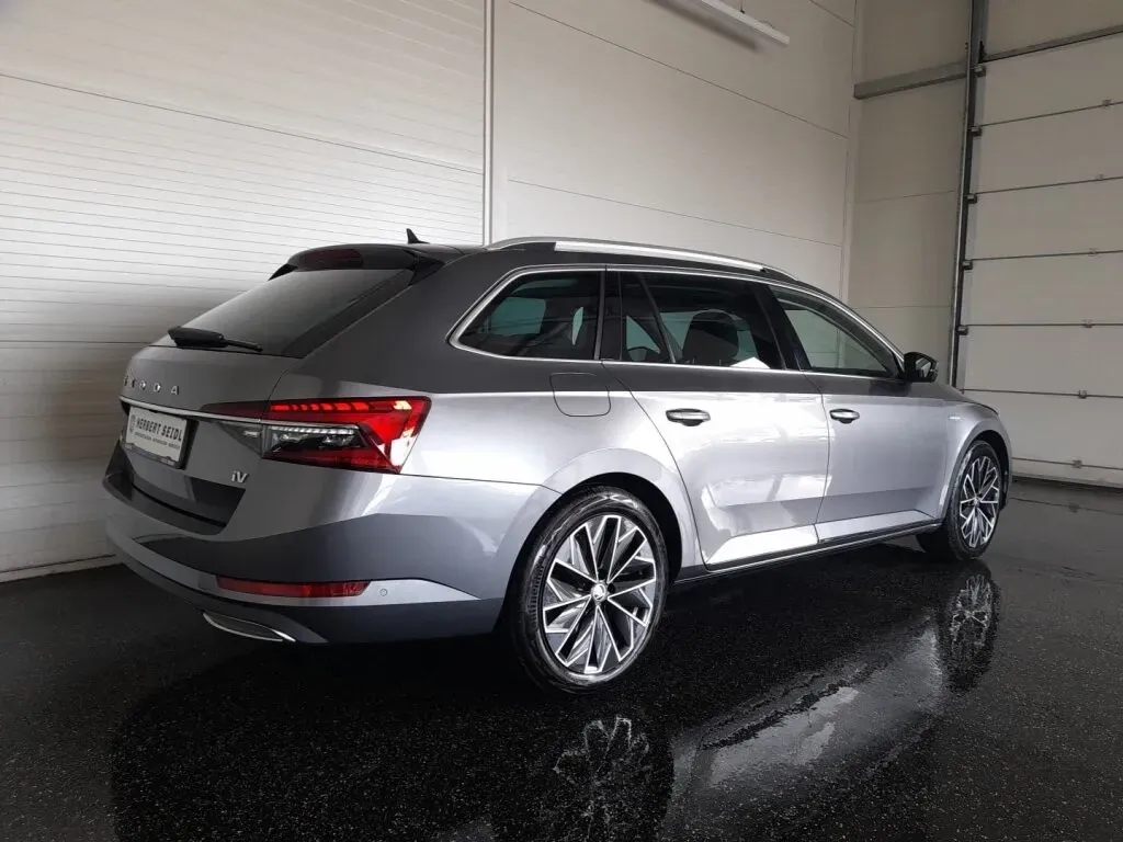 Skoda Superb 2023 photo 2