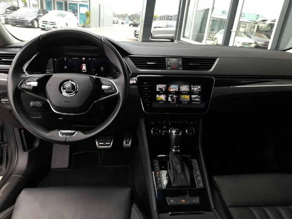 Skoda Superb 2023 photo 3