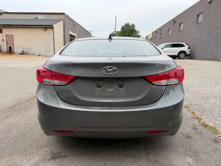 Hyundai Elantra 2013 photo 3