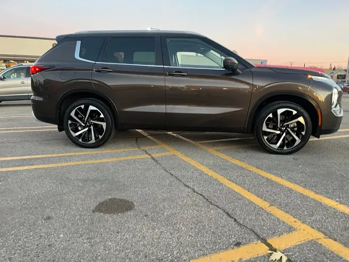 Mitsubishi Outlander 2022 photo 3