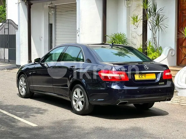 Mercedes-Benz E200 2011 photo 4