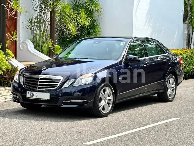Mercedes-Benz E200 2011 photo 3