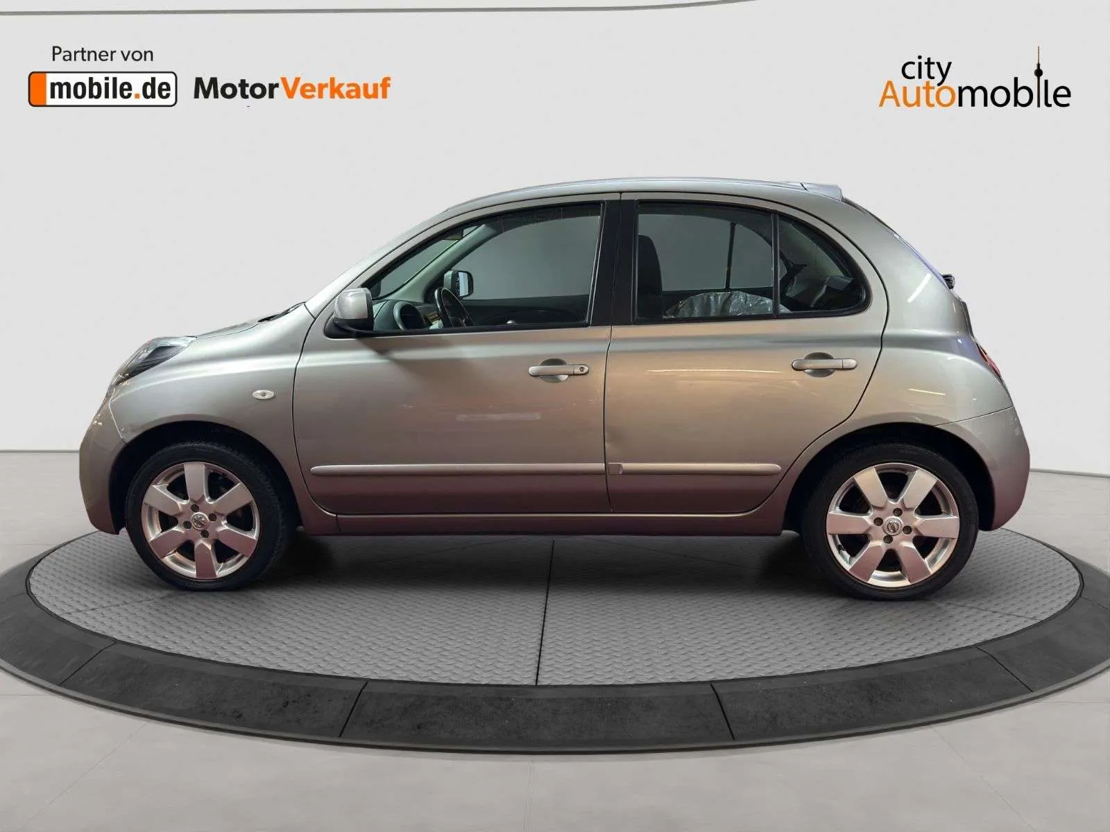 Nissan Micra 2010 photo 2