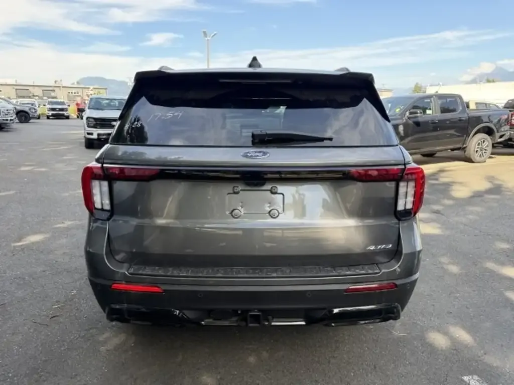 Ford Explorer 2026 photo 4
