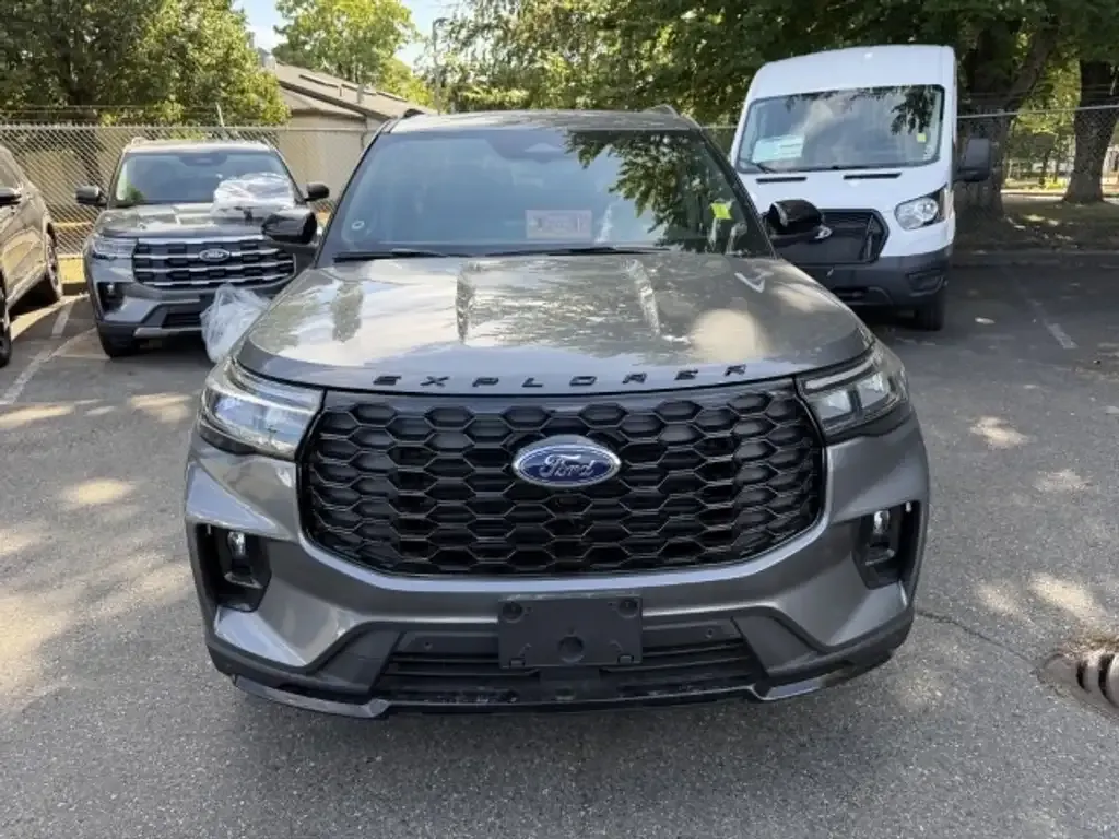 Ford Explorer 2026 photo 2