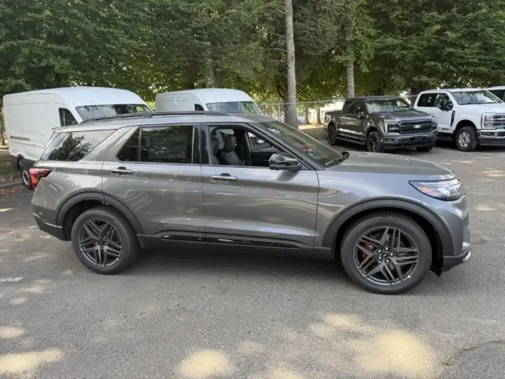 Ford Explorer 2026 photo 3