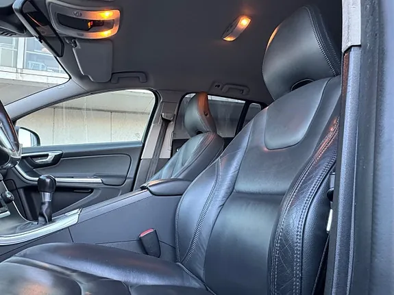 Volvo V60 2013 photo 2