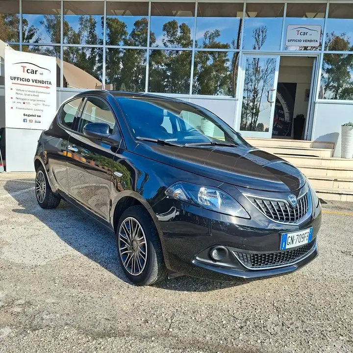 Lancia Ypsilon 2023 photo 2