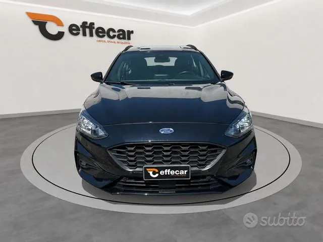 Ford Focus 2021 photo 2