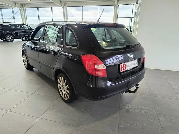 Skoda Fabia 2013 photo 2